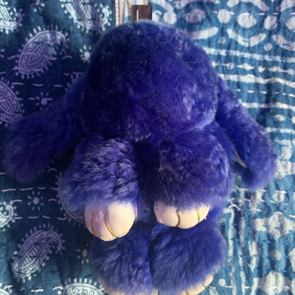 Cute bunny keychain great condition like new!